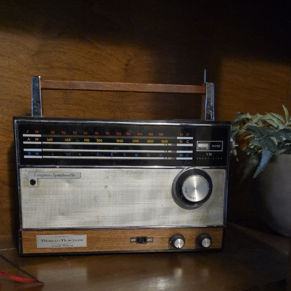 Longines Symphonette World Traveler Transister Vintage Radio